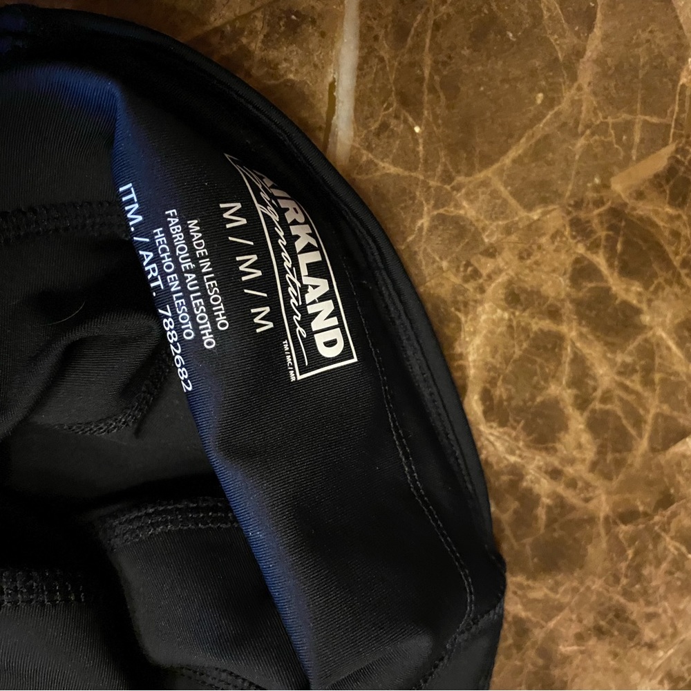 NWOT Capri leggings. - Picture 4 of 6